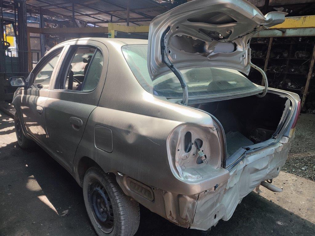  Toyota YARIS 2000    EN DESARME